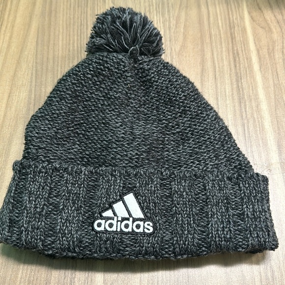 Boys, Adidas beanie - Picture 1 of 3